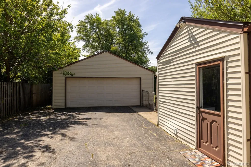9049 Marlowe Avenue Plymouth Charter Township MI 48170