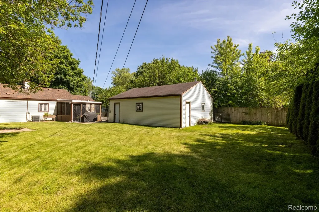 9049 Marlowe Avenue Plymouth Charter Township MI 48170
