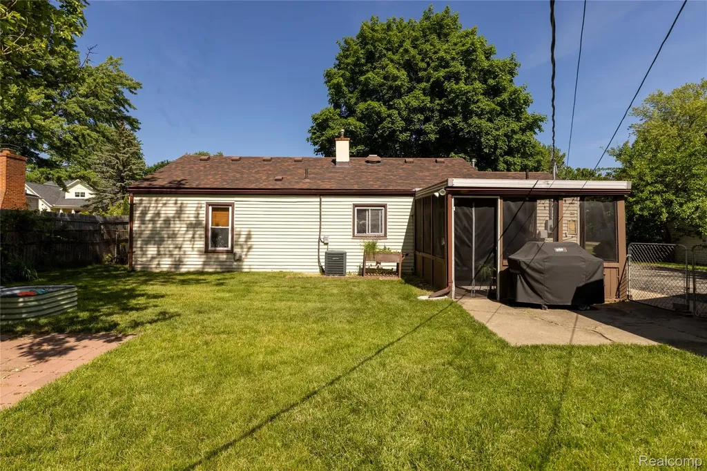 9049 Marlowe Avenue Plymouth Charter Township MI 48170