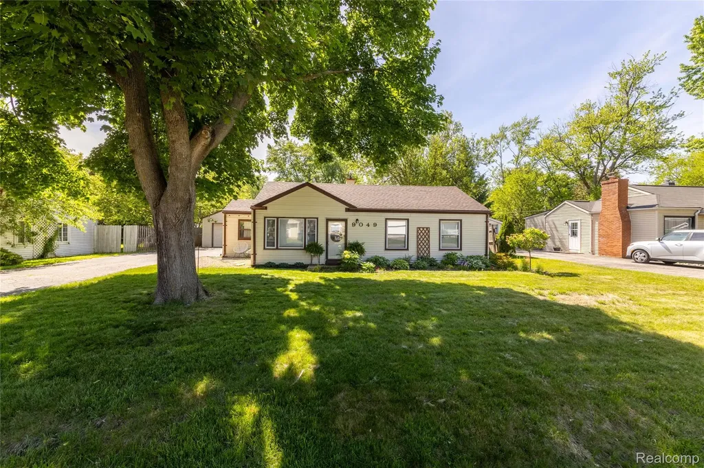 9049 Marlowe Avenue Plymouth Charter Township MI 48170