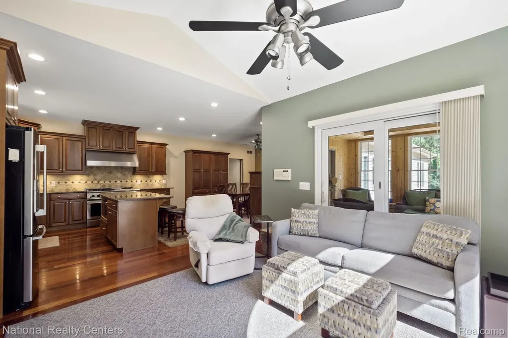 10180 Hadley Road Independence Charter Township MI 48348