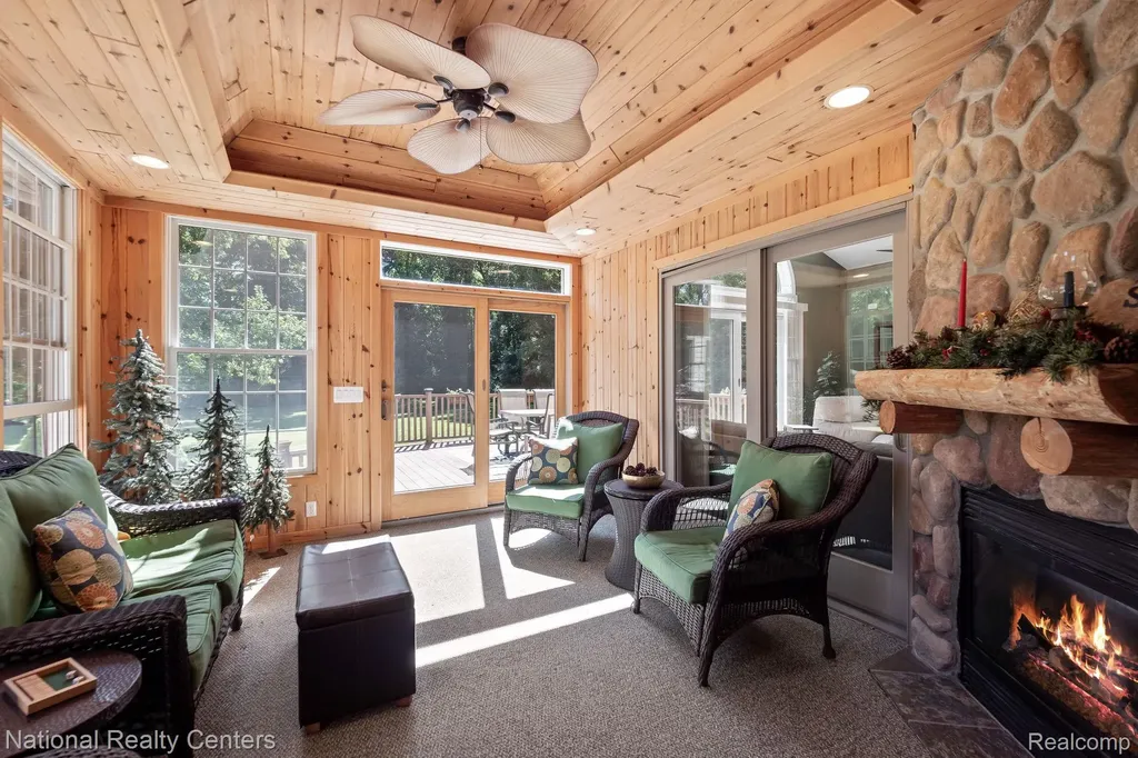 10180 Hadley Road Independence Charter Township MI 48348
