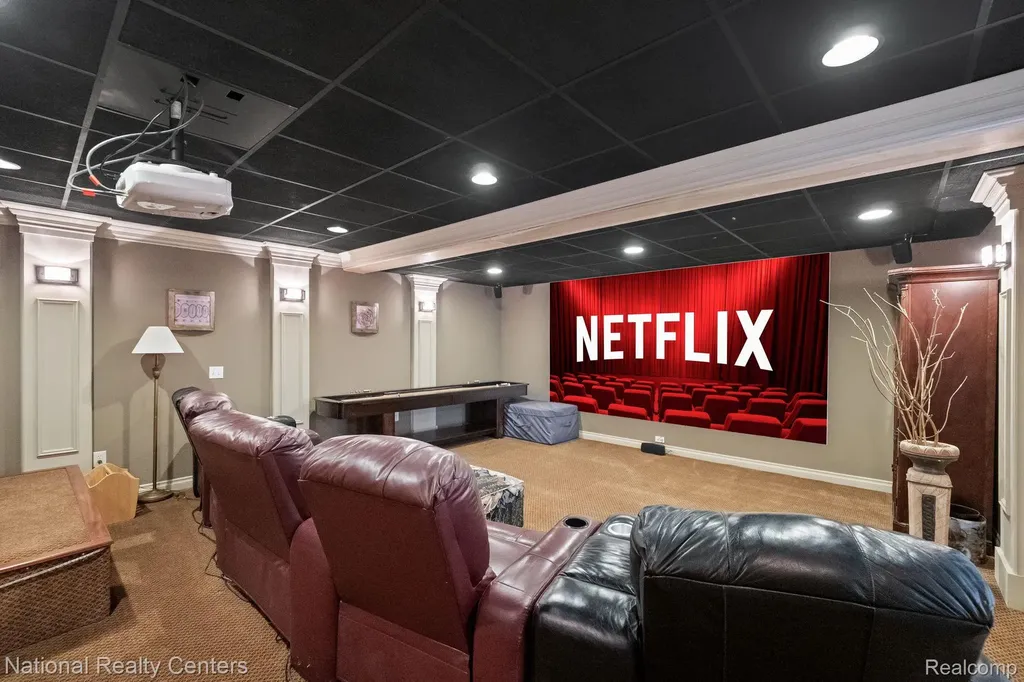 10180 Hadley Road Independence Charter Township MI 48348