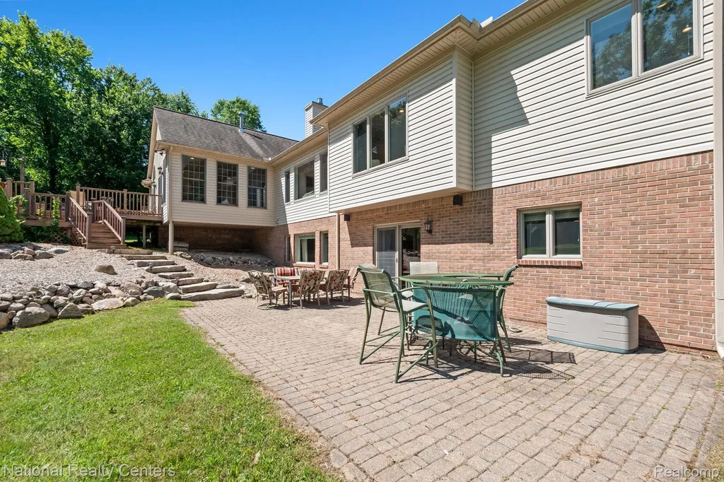 10180 Hadley Road Independence Charter Township MI 48348