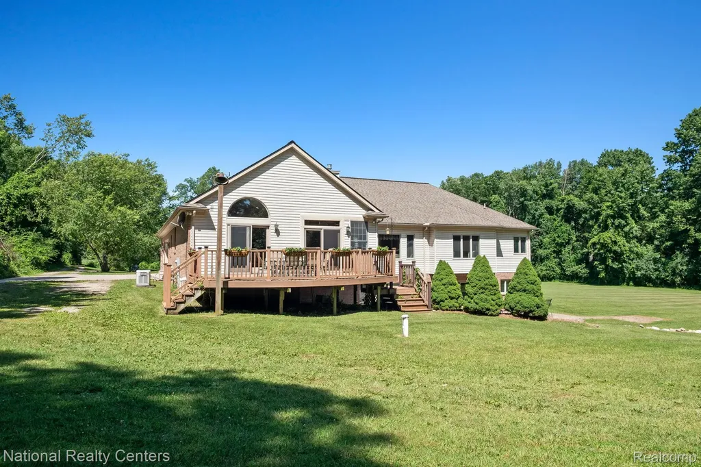 10180 Hadley Road Independence Charter Township MI 48348