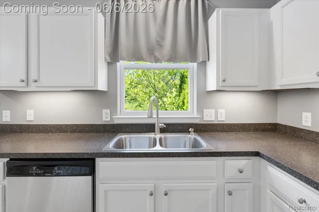 989 Callaway Court Oceola Township MI 48843