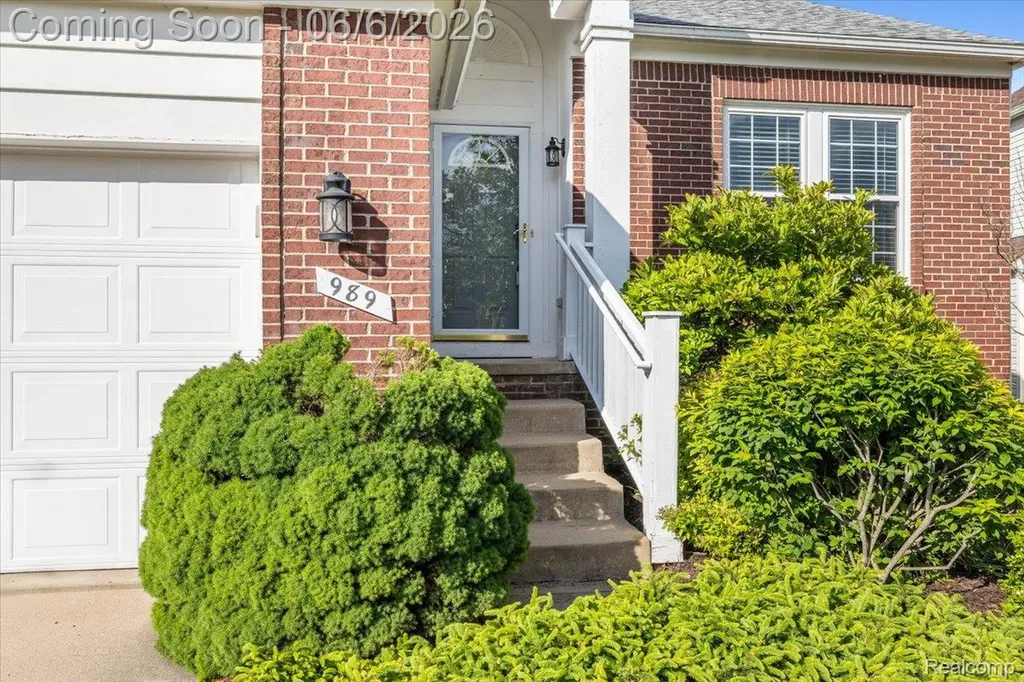 989 Callaway Court Oceola Township MI 48843