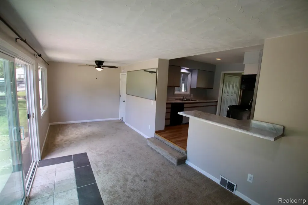 7044 Desmond Road Waterford Charter Township MI 48329