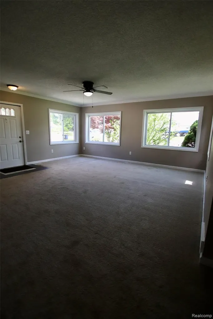 7044 Desmond Road Waterford Charter Township MI 48329