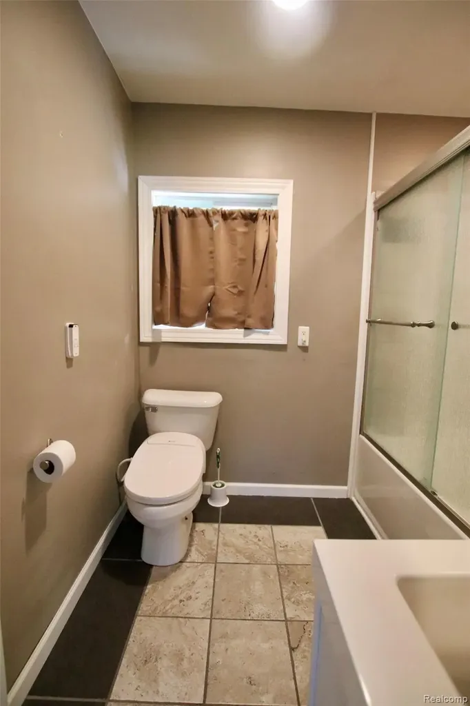 7044 Desmond Road Waterford Charter Township MI 48329