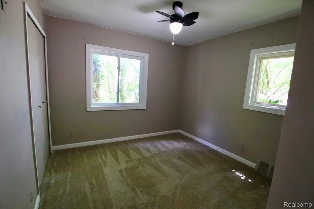 7044 Desmond Road Waterford Charter Township MI 48329