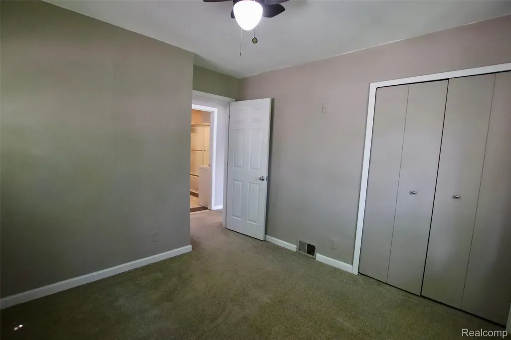 7044 Desmond Road Waterford Charter Township MI 48329