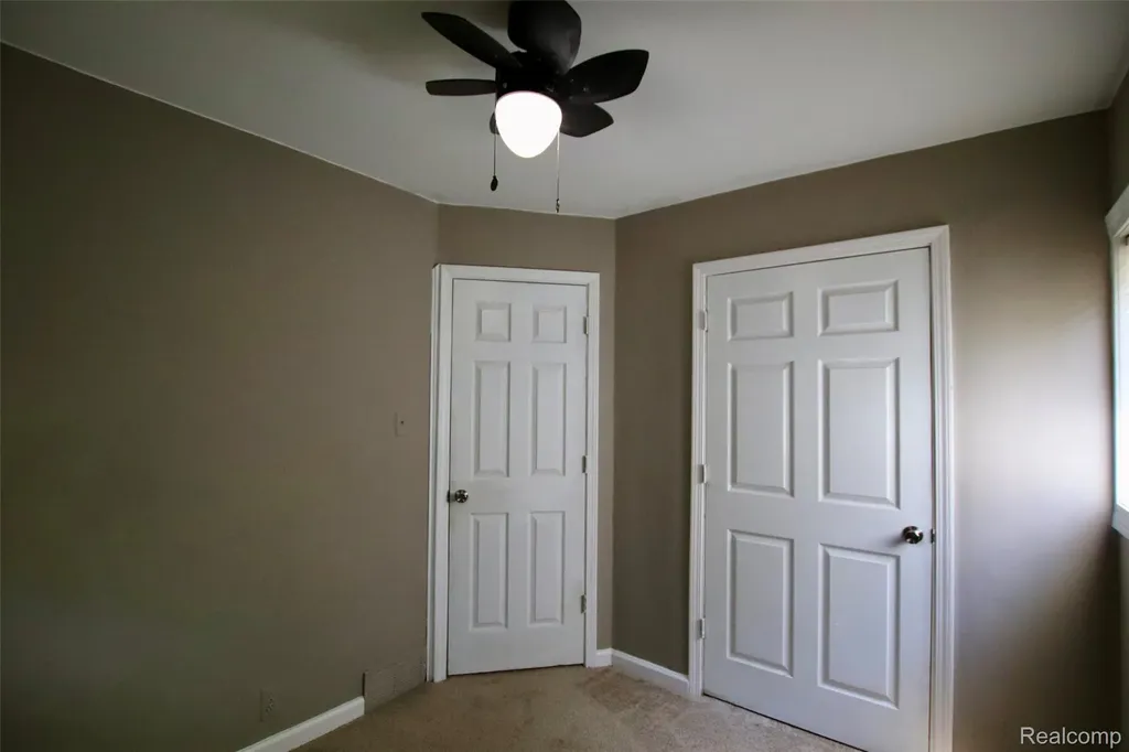 7044 Desmond Road Waterford Charter Township MI 48329