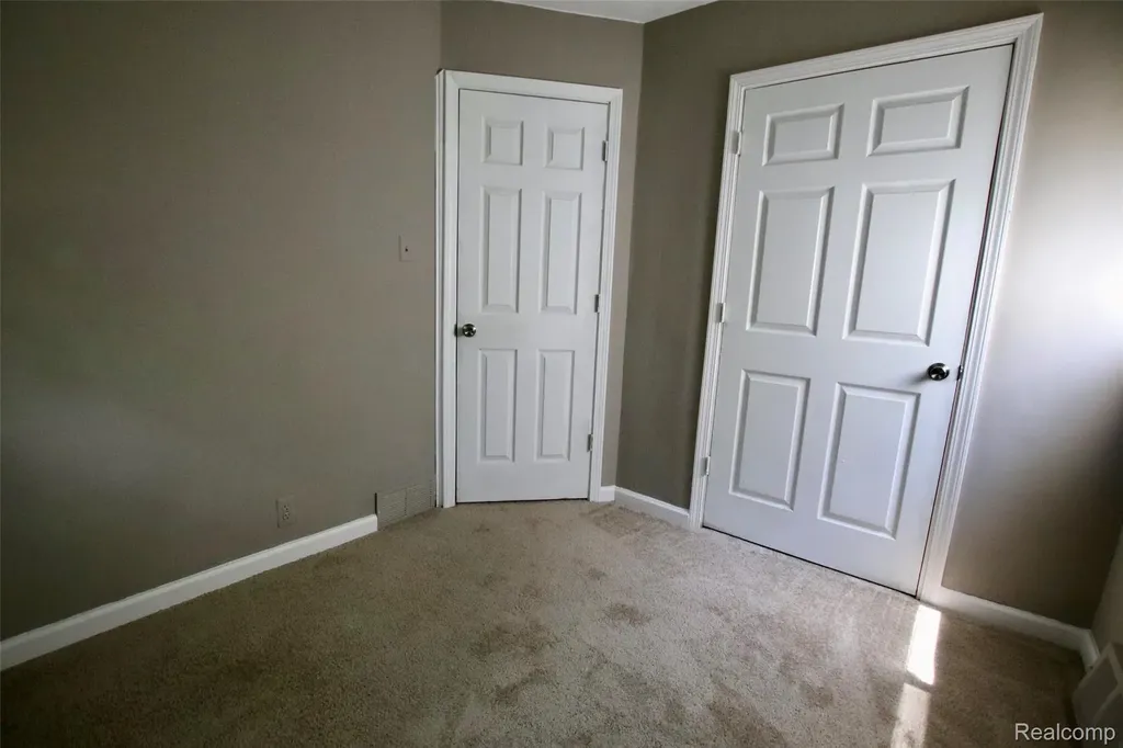 7044 Desmond Road Waterford Charter Township MI 48329
