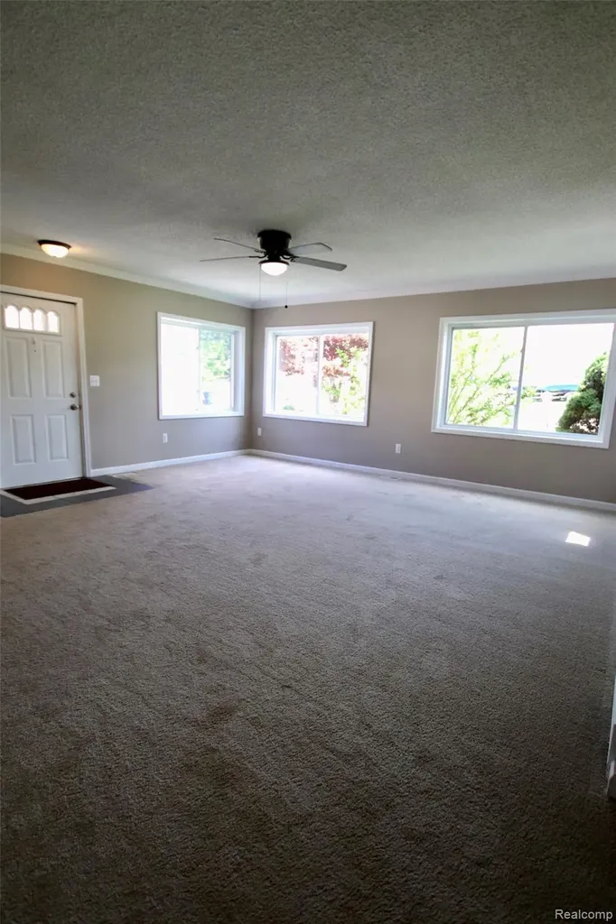 7044 Desmond Road Waterford Charter Township MI 48329