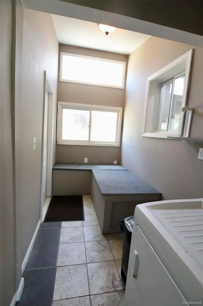 7044 Desmond Road Waterford Charter Township MI 48329