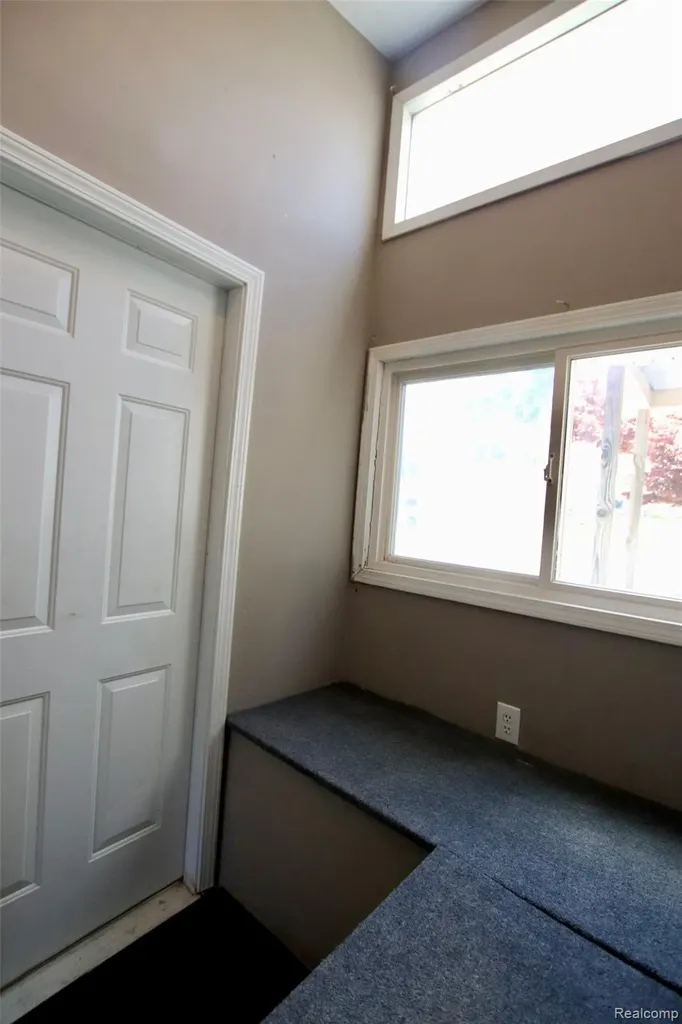 7044 Desmond Road Waterford Charter Township MI 48329