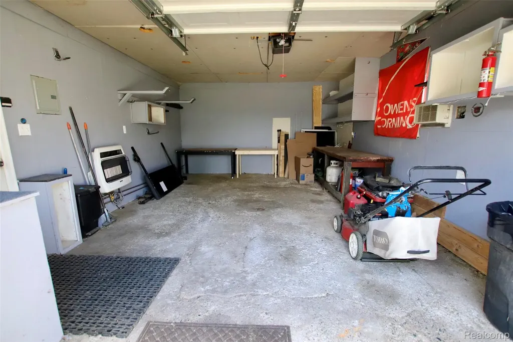 7044 Desmond Road Waterford Charter Township MI 48329