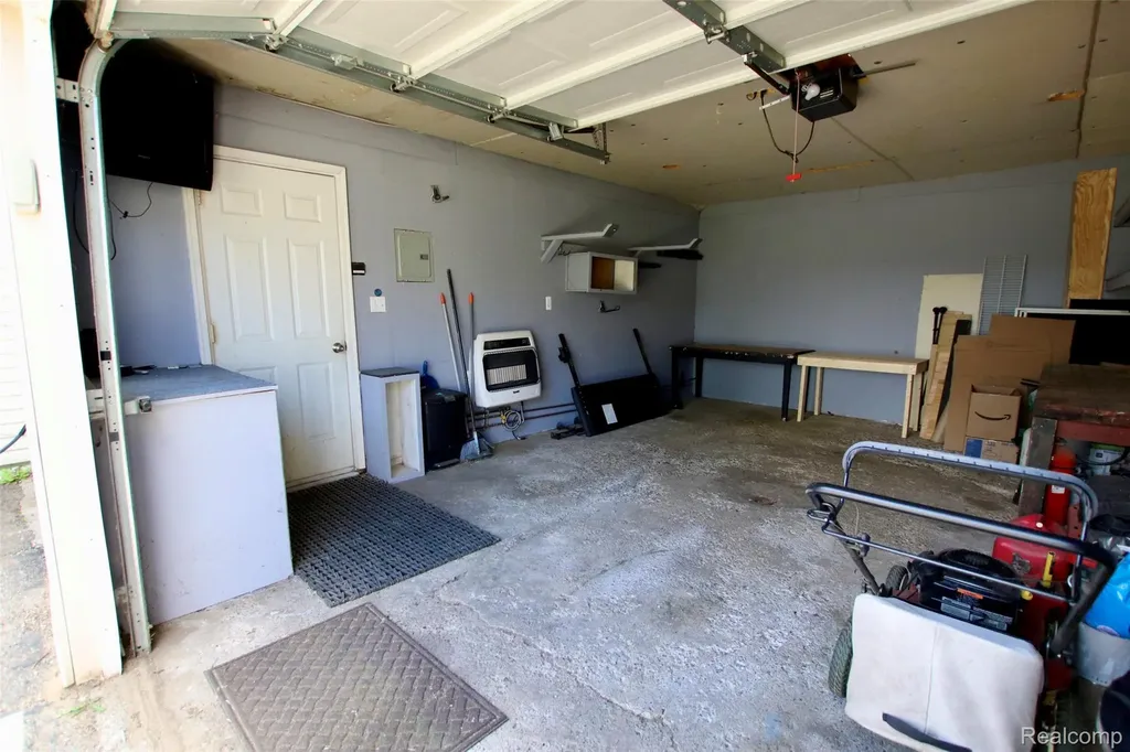 7044 Desmond Road Waterford Charter Township MI 48329