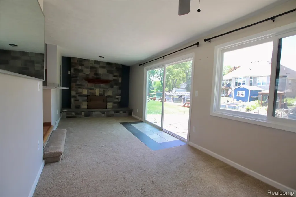 7044 Desmond Road Waterford Charter Township MI 48329