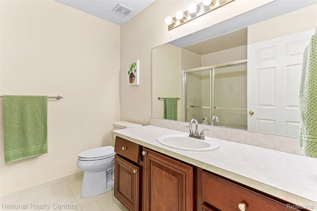 49277 Silver Birch Circle Shelby Charter Township MI 48315