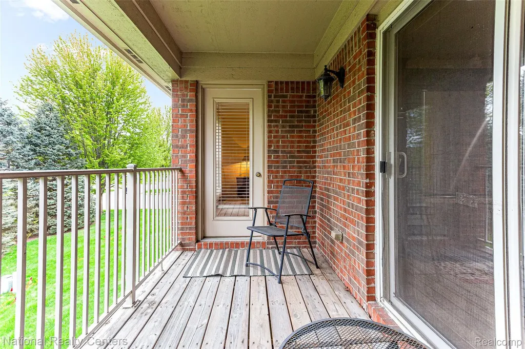 49277 Silver Birch Circle Shelby Charter Township MI 48315