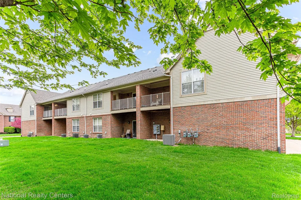 49277 Silver Birch Circle Shelby Charter Township MI 48315