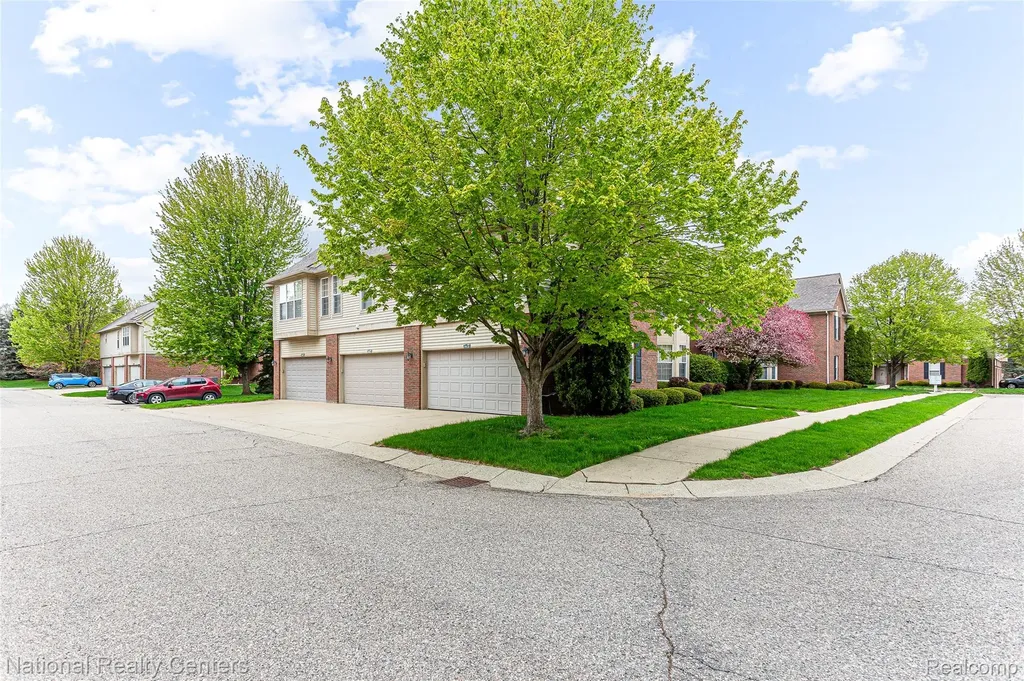 49277 Silver Birch Circle Shelby Charter Township MI 48315