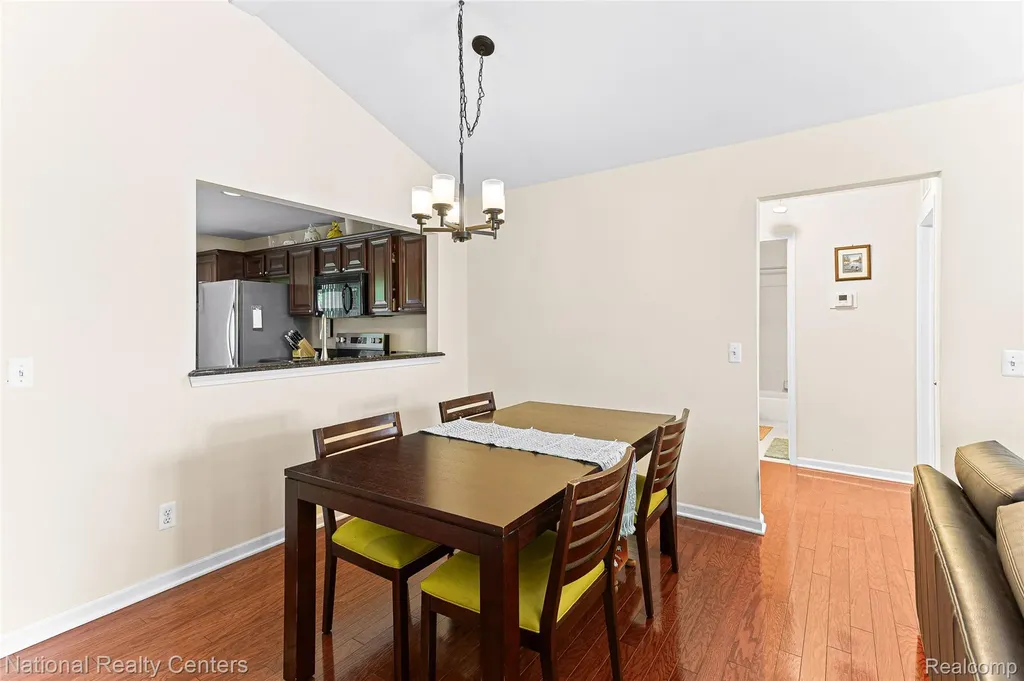 49277 Silver Birch Circle Shelby Charter Township MI 48315