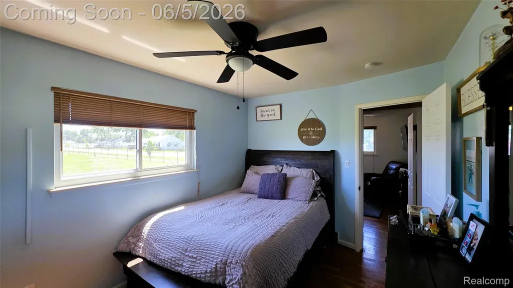 16017 Chestnut Street Roseville City MI 48066
