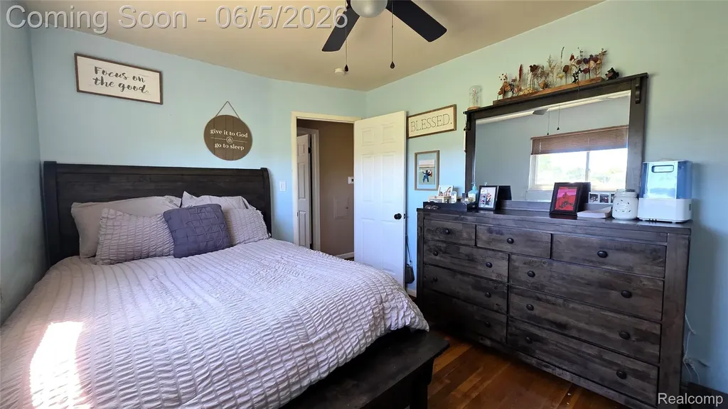 16017 Chestnut Street Roseville City MI 48066