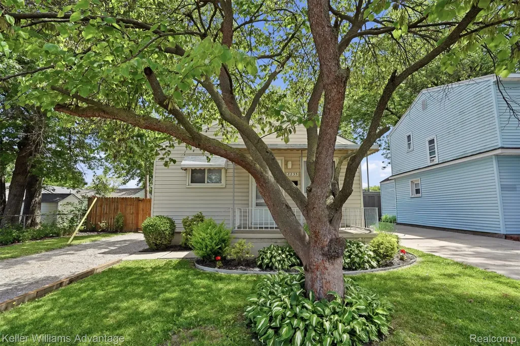 8235 Cornell Street Taylor City MI 48180