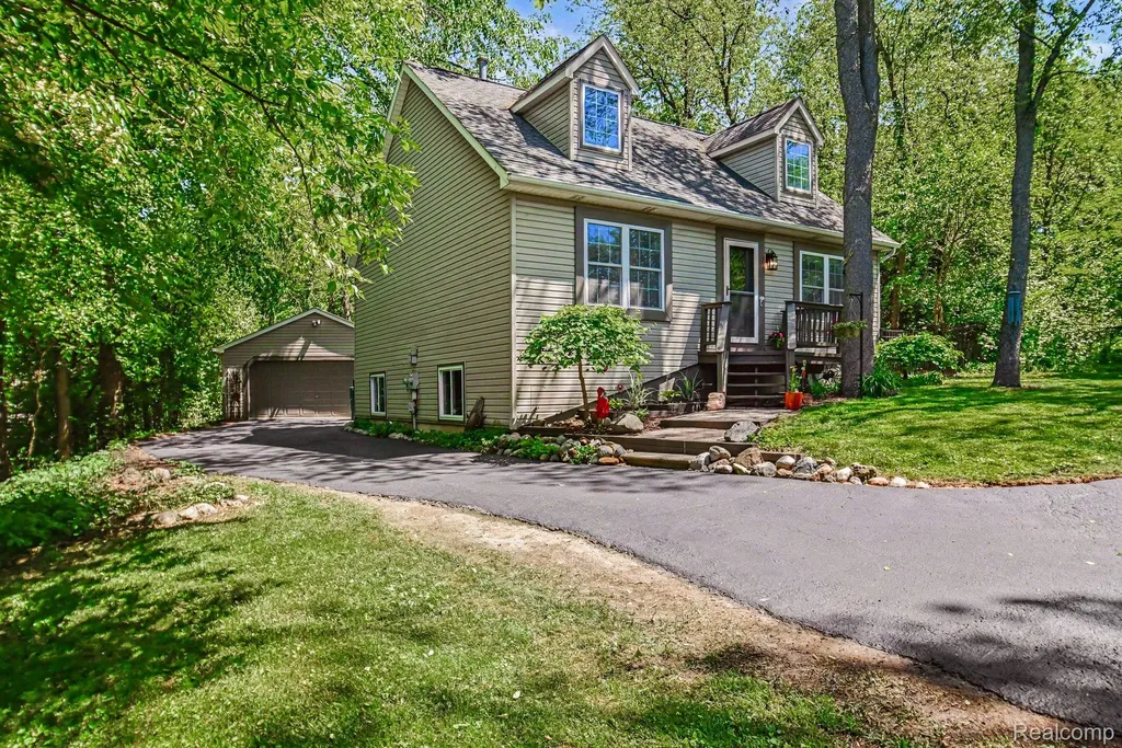 9790 Norman Road Springfield Charter Township MI 48348