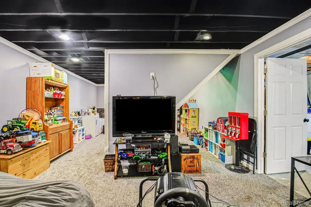 9790 Norman Road Springfield Charter Township MI 48348