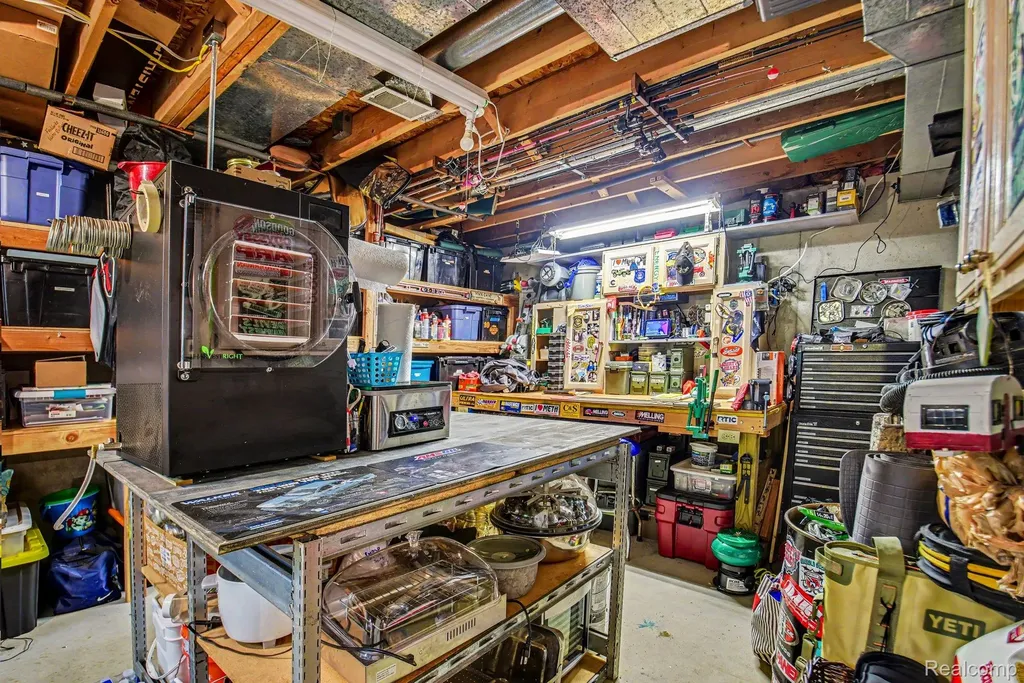 9790 Norman Road Springfield Charter Township MI 48348