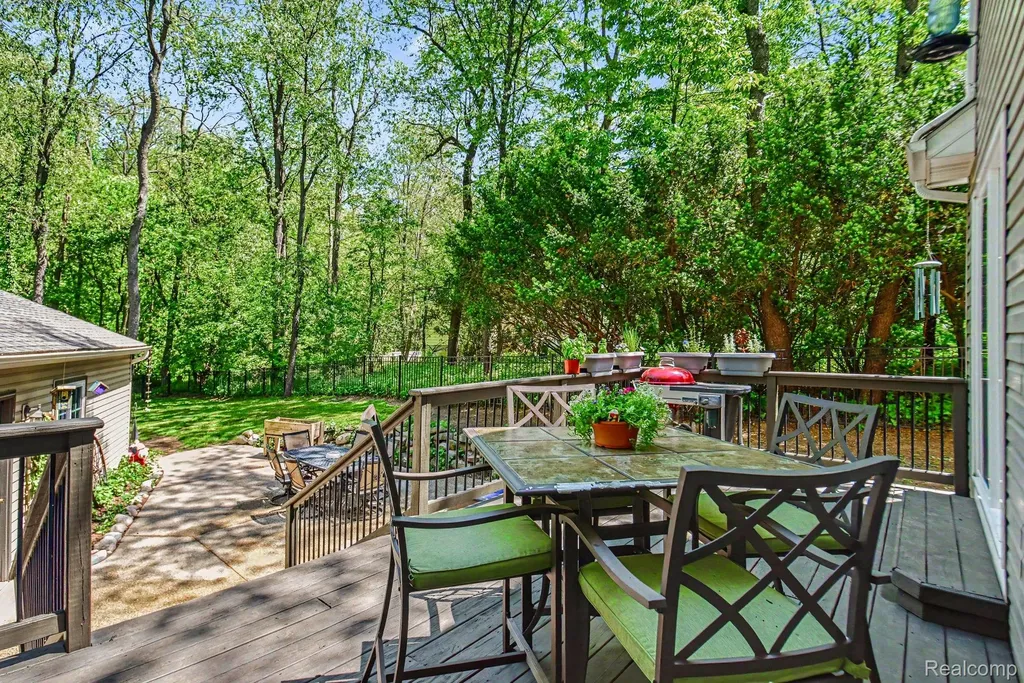 9790 Norman Road Springfield Charter Township MI 48348