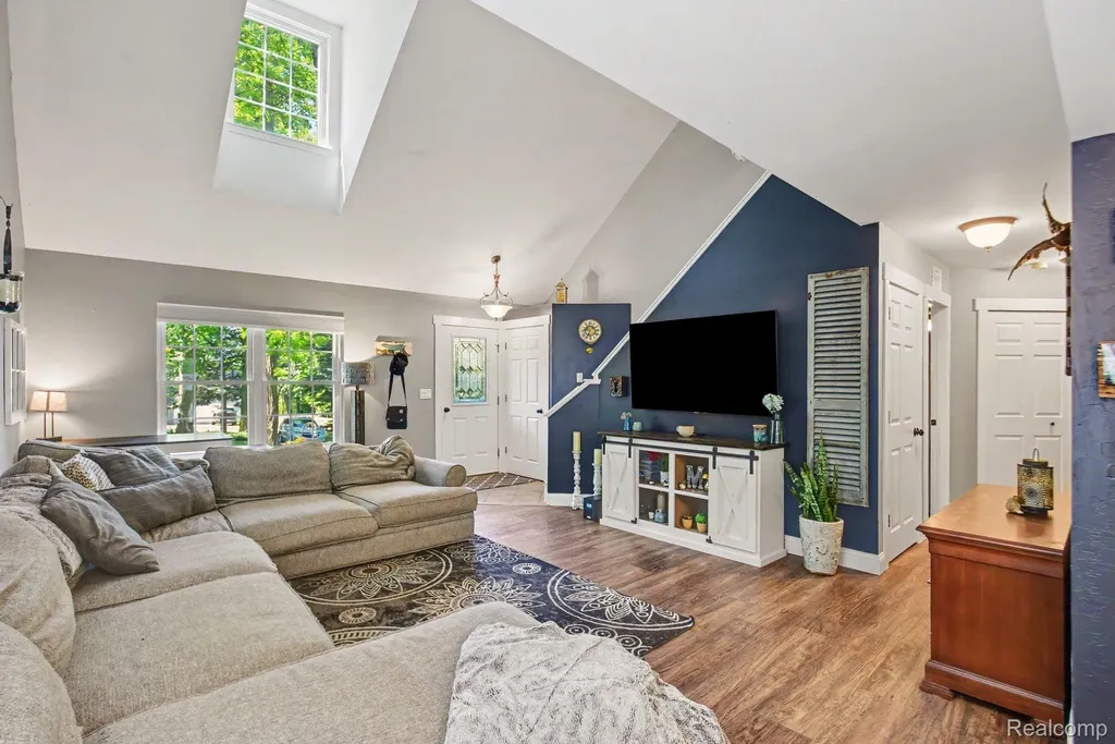 9790 Norman Road Springfield Charter Township MI 48348