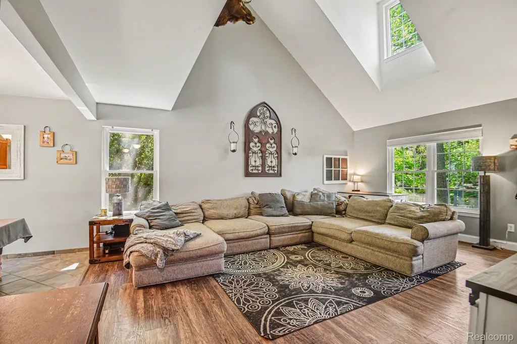 9790 Norman Road Springfield Charter Township MI 48348