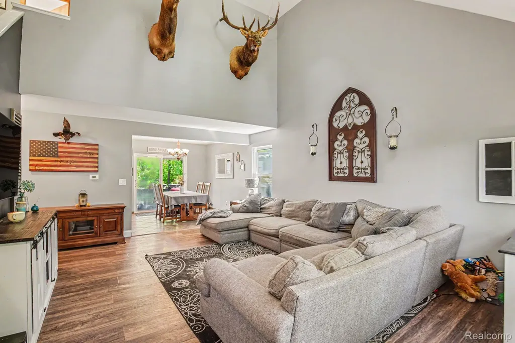 9790 Norman Road Springfield Charter Township MI 48348