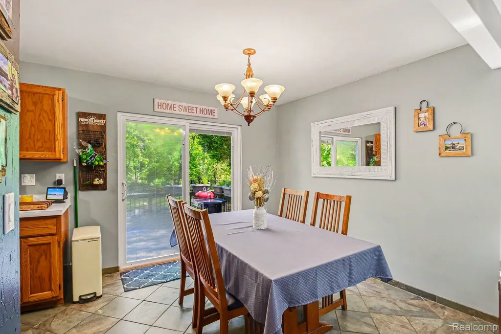 9790 Norman Road Springfield Charter Township MI 48348