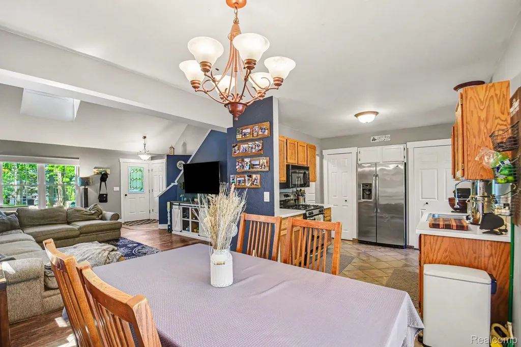 9790 Norman Road Springfield Charter Township MI 48348