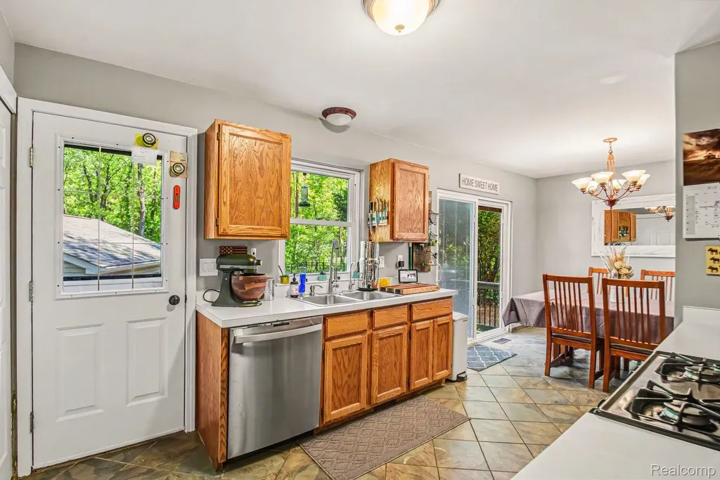 9790 Norman Road Springfield Charter Township MI 48348