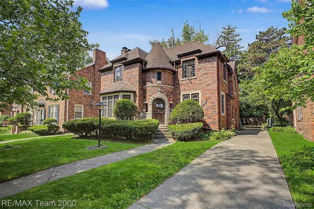 18085 Warrington Drive Detroit City MI 48221