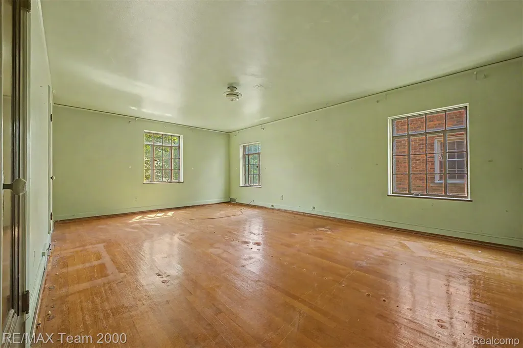 18085 Warrington Drive Detroit City MI 48221