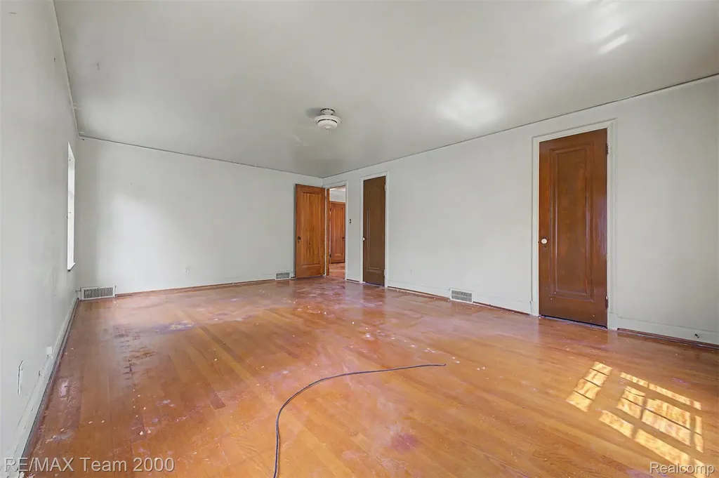 18085 Warrington Drive Detroit City MI 48221