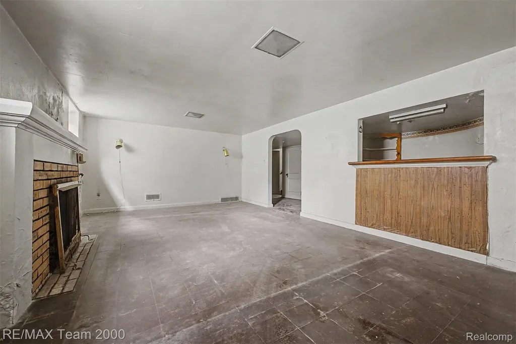 18085 Warrington Drive Detroit City MI 48221