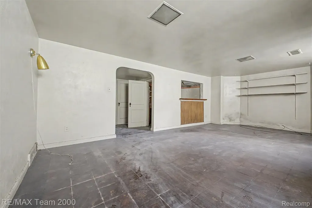 18085 Warrington Drive Detroit City MI 48221