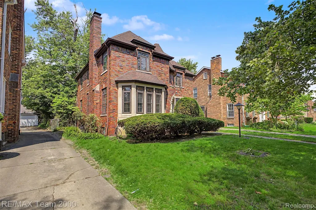 18085 Warrington Drive Detroit City MI 48221
