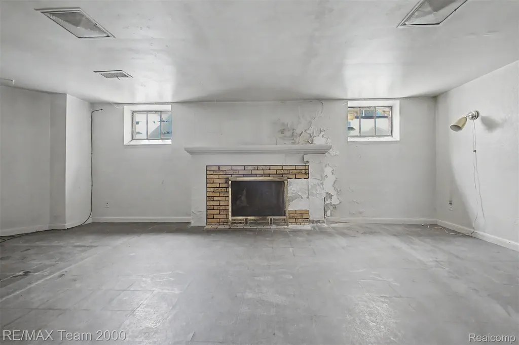 18085 Warrington Drive Detroit City MI 48221