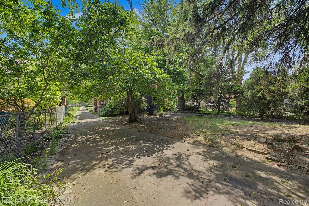 18085 Warrington Drive Detroit City MI 48221